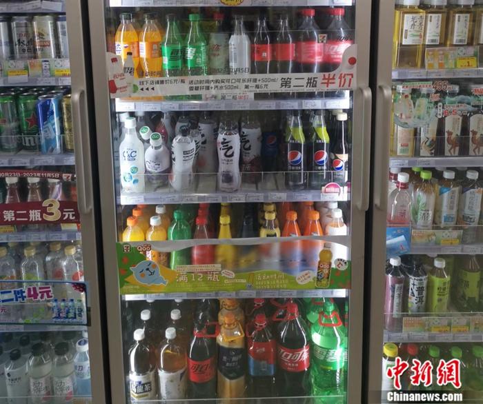 某便利店，最便宜的瓶裝飲料也在4元以上。<a target='_blank' href='/' ><p  align=