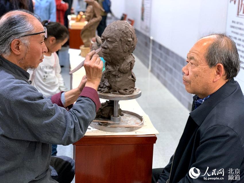 “魅力非遺，情系京西”北京地區(qū)非遺表演創(chuàng)作展開幕。人民網(wǎng) 孟竹 攝