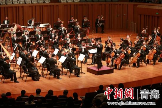 圖為青海大劇院新年音樂會(huì)演奏。圖由西寧市文化旅游廣電局提供