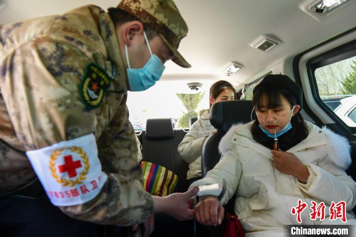 包餃子、拜年、探訪哨所西藏軍嫂高原過春節(jié)