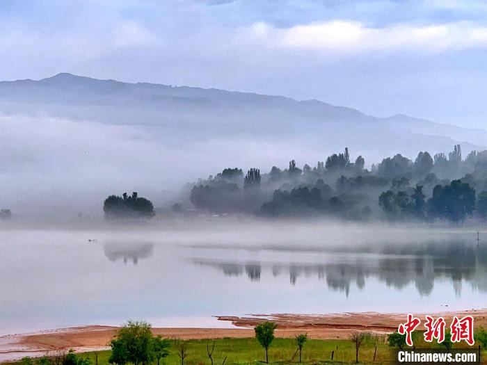 圖為青海黃河流域自然生態(tài)。(資料圖) 李玉峰 攝